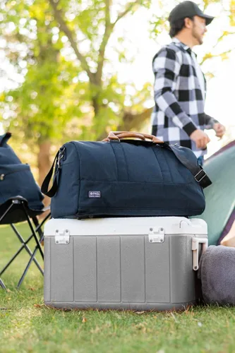 Vista 6 de PKG Bolsa de viaje Bishop (42L). Construcción de doble capa resistente al agua 600D. Compartimento acolchado para portátil. Compartimento
