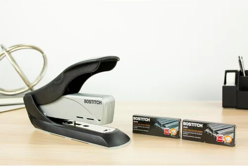 Vista 2 de Bostitch Office inHANCE - Engrapadora resistente, capacidad de 65 hojas, color negro y plateado