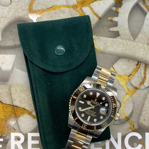 Vista 4 de Bolsa de reloj de terciopelo verde con inserto y paño de microfibra de primera calidad paquete de 5