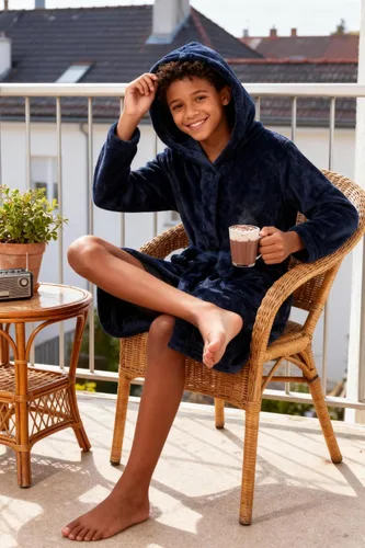 Vista 106 de E.W Apparel Bata de baño de forro polar con capucha para niños, bata suave y mullida para niños pequeños