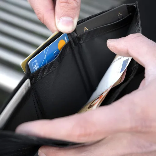 Vista 8 de DONBOLSO Wallet NextGen I - Cartera delgada moderna sin bolsillo para monedas, hasta 11 tarjetas, Cuero de fibra de carbono, Moderno