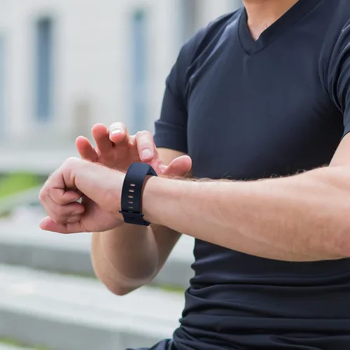 Vista 5 de lepmok Paquete de 12 correas compatibles con Fitbit Charge 5, correas de repuesto de silicona suave transpirable para Fitbit Charge 5 Advanced