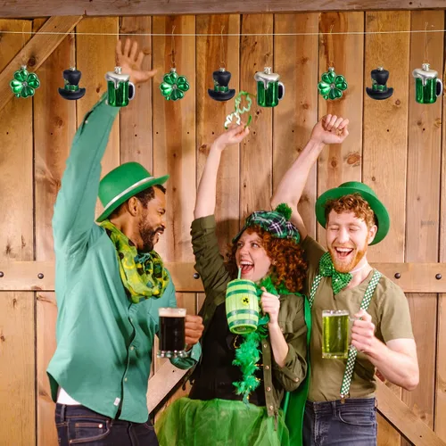Vista 7 de 9 adornos de cristal para el día de San Patricio, Irlanda verde con sombrero de trébol de San Patricio, adornos colgantes de cerveza, adornos