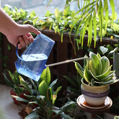 Vista 5 de Goowin - Regadera para plantas de interior, boquilla larga, regadera pequeña de 47 oz para interior con botella de espray adicional de 16 oz y Azul