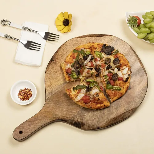 Vista 4 de GoCraft Tabla de cortar redonda de madera Cáscara de pizza de madera de mango Tabla para picar, preparar y servir Plato de charcutería - 16 x