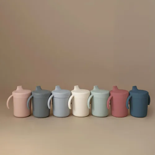Vista 34 de mushie Trainer Sippy Cup Fabricado en Dinamarca Tapa Giratoria Resistente a Fugas y Asas 6 Meses + (Blush)