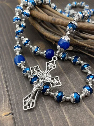 Vista 4 de Nazareth Store Collar de cuentas de cristal azul profundo rosario ágata azul gloria collar con cuentas de piedra milagrosa y cruz crucifijo