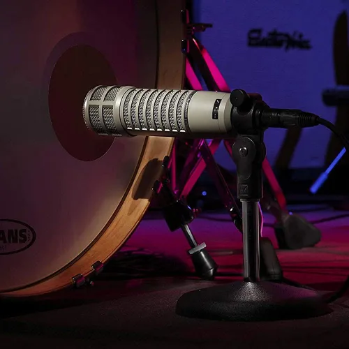 Vista 5 de Electro-Voice RE20 - Micrófono locutor de transmisión con paquete Variable-D (beige fawn) con filtro pop de dirección frontal y cable XLR-XLR