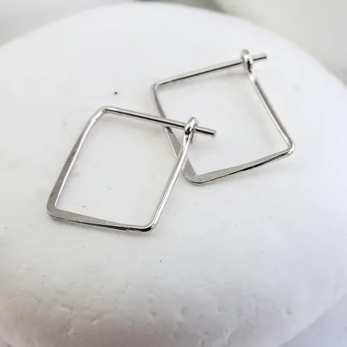 Vista 88 de Aretes de aro finos martillados, elegantes plata esterlina geométrica sólida, relleno de oro y relleno de oro rosa; para mujer por Lotus Stone