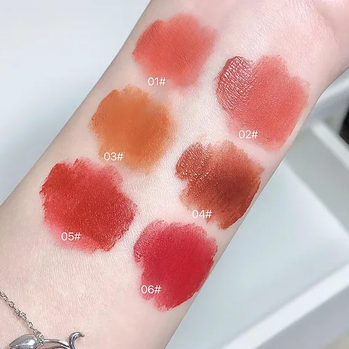 Vista 5 de Juego de lápices labiales líquidos de terciopelo mate de 6 colores, lindo esmalte de labios de conejo 2 en 1, llavero de brillo de labios, tinte