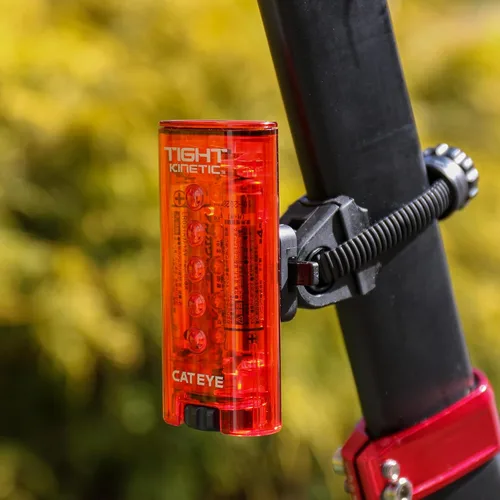 Vista 7 de CATEYE - Luz trasera LED trasera cinética ajustada para bicicleta (cinética ligera) Luz trasera con visibilidad de 360 grados, cinco LED, tres