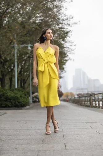 Vista 9 de Badgley Mischka Vestido de cóctel con lazo frontal sin tirantes