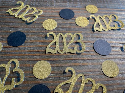 Vista 3 de Glitter Gold 2023 Graduation Party Confetti with Black and Gold Circles
