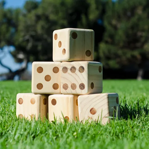 Vista 5 de GoSports Juego de dados gigantes de madera con marcador Rollzee y Farkle, incluye 6 dados, marcador de borrado en seco y bolsa de lona, elige dados