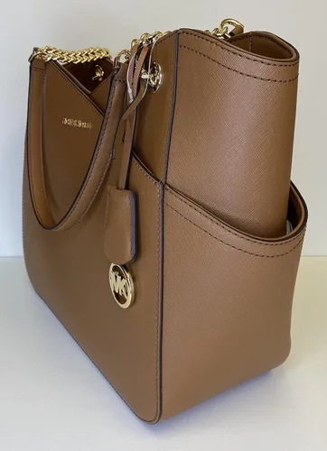 Vista 9 de Michael Kors Jet Set - bolsa de hombro para viaje con cadena grande, cartera triple Michael Kors Jet Set.