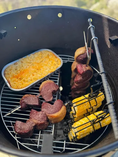 Vista 2 de Pit Barrel Cooker Junior con bisagras