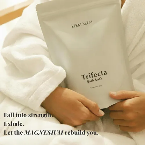 Vista 3 de Trifecta - Remojamiento de baño para alivio muscular, bolsa de 2 libras, mezcla de árnica y magnesio extra fuerte, copos de Zechstein + sal del mar