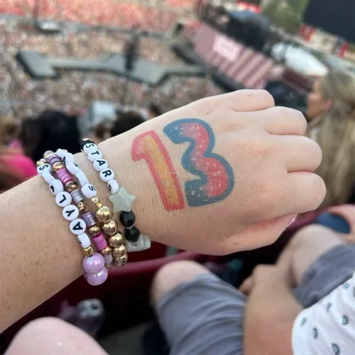 Vista 6 de YDJIA 5 pulseras Taylor Swiftie Joyería para la Eras Music Amistad Pulseras Amante Rojo Speak Now Fearless Swiftie Album Jewelry Eras Tour