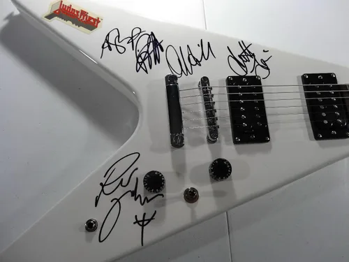 Vista 2 de Firmado Judas Priest Guitarra Autografiada Certificado Jsa Loa # Z59470