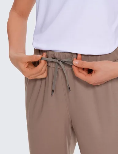Vista 4 de CRZ YOGA - Pantalones deportivos de vestir con bolsillos para mujer, elasticidad de 4 vías, largo de 78 (al tobillo) ideales para golf, trabajo