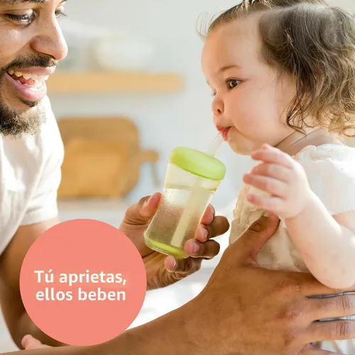 Vista 3 de The First Years Squeeze & Sip - Vasos con pajita para niños pequeños, taza de transición exprimible con popote de silicona, suministros