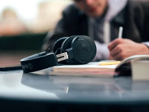 Vista 8 de Audio-Technica ATH-M20xBT Auriculares inalámbricos sobre la oreja, color negro