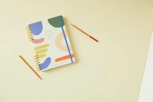 Vista 2 de DesignWorks Ink Cuaderno de atención plena en espiral, diario de gratitud y bienestar, agenda diaria sin fecha con calcomanías de indicaciones