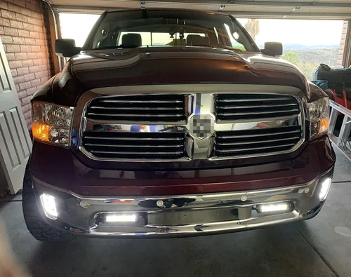 Vista 5 de iJDMTOY Kit de luces antiniebla LED de xenón Mini-SR color blanco compatible con Dodge RAM 1500 2011-18, incluye (2) barras de luz LED blancas de 30