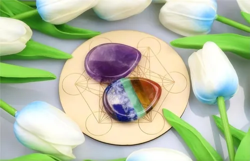 Vista 3 de QINJIEJIE Piedras de preocupación para el pulgar para la ansiedad, amatista, chakras, piedras curativas, cristales curativos, gotas de agua