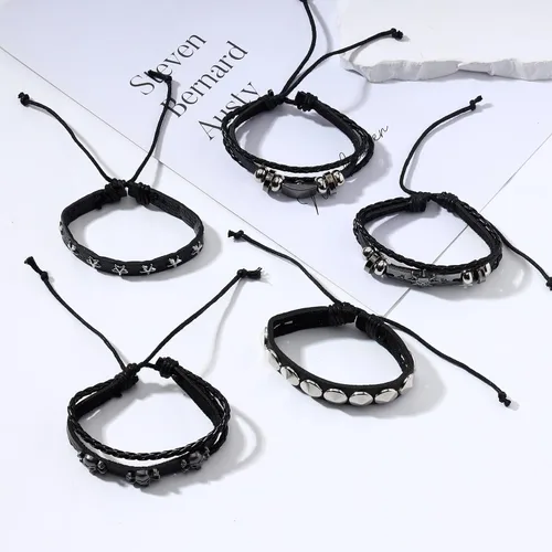 Vista 3 de MILAKOO Juego de pulseras punk de piel sintética para mujeres y hombres, remaches tachonados, calavera y estrella, pulseras para accesorios