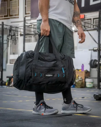 Vista 2 de BAGSMART Bolsa de gimnasio para hombres y mujeres, bolsa de viaje deportiva con compartimento para zapatos y bolsillo húmedo, bolsa de transporte