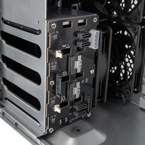Vista 15 de SilverStone Technology CS240 Chasis NAS Mini-ITX de 4 bahías U.2 Tri-Mode Hot-Swap de alto rendimiento, SST-CS240B