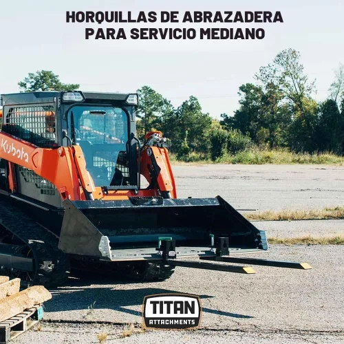Vista 2 de Titan Attachments Horquillas de palé de sujeción de 60" de servicio medio, longitud de horquilla de 46" x 4", capacidad nominal de 4,000 LB, fácil