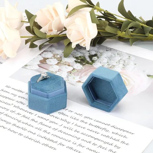 Vista 5 de Caja hexagonal DesignSter de terciopelo, portadora de anillos, hermoso estilo vintage de primera calidad, con tapa desmontable, con doble base