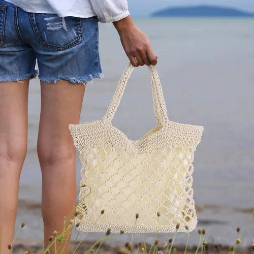 Vista 3 de TENDYCOCO Bolso tejido a mano de paja para el hombro, bolso de playa de verano tejido hecho a mano para mujeres, beige, 11.8 x 9.8 x 3.9 in, Beige
