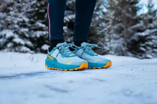 Vista 6 de Icebug Arcus BUGrip GTX - Tenis de correr para mujer, con suela de tracción con tachuelas de carburo