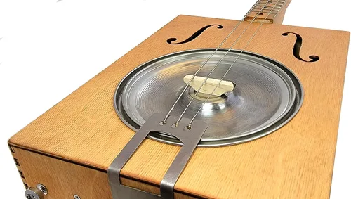 Vista 3 de Kit de guitarra resonadora "Hubcap Howler" de 4 cuerdas - Escala de 23" GDGB