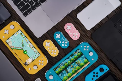 Vista 7 de Nargos 8Bitdo Zero 2 Bluetooth Llavero Mini Controlador para Nintendo Switch, Windows, Android y macOS (Edición Rosa)