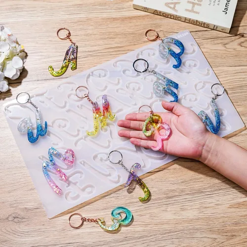 Vista 6 de LET'S RESIN Molde grande del alfabeto con agujero, moldes de resina de letras del alfabeto invertido de silicona con 30 anillos de salto, 30