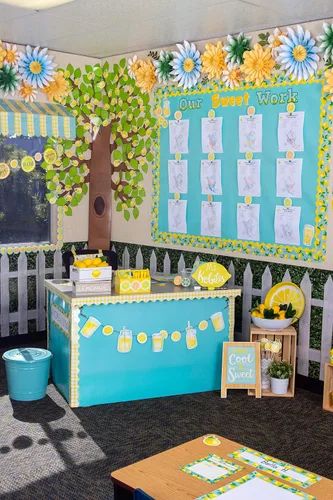 Vista 2 de Teacher Created Resources Árbol grande con hojas de lunares tablón de anuncios (TCR5435)