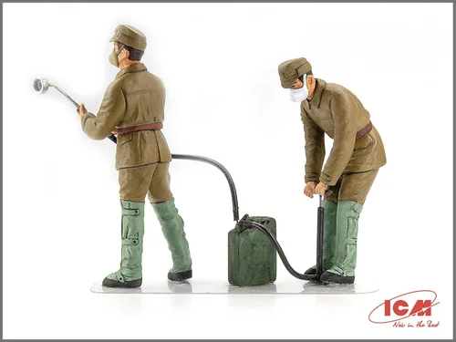 Vista 5 de ICM 35904 Modelos de figuras de plástico Chernobyl#4. Desactivadores (4 Figuras) - Escala 1:35