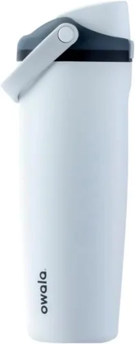 Vista 32 de Botella de agua Owala FreeSip con aislamiento de acero inoxidable con pico de dos vías, pajita incorporada y asa de cubo, fabricada para viajes