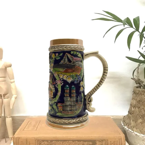 Vista 5 de Essence of Europe Gifts Taza grande de jarra de cerveza de 1 litro pintada a mano grabada Munich Alemania Oktoberfest Beer Stein Beer Stein Tazas