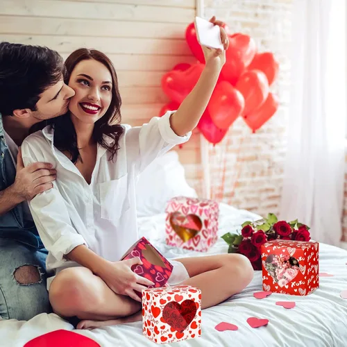 Vista 3 de Outus 24 cajas de postre, 4 x 4 x 3 pulgadas en forma de corazón con ventana de PVC, cajas para el día de San Valentín