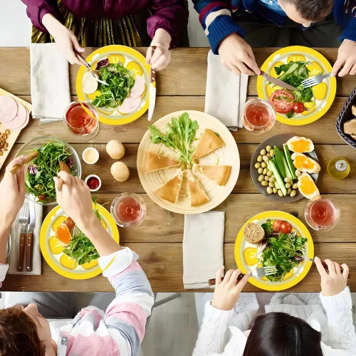 Vista 4 de Platos de papel de limón – 32 platos desechables de fiesta de limón de 9 pulgadas, platos de postre de ensalada de frutas cítricas amarillas
