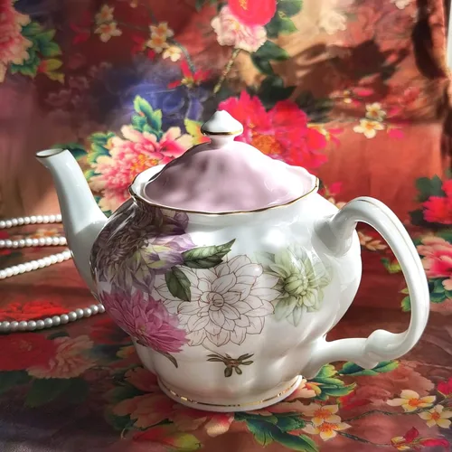 Vista 9 de Tetera de porcelana de hueso, teaset inglés, diseño floral de dalia con borde dorado, 37 onzas