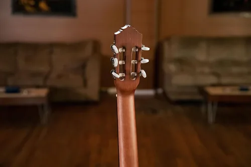Vista 12 de Ortega Student Series Pro - Guitarra clásica de nailon de 6 cuerdas de tamaño completo, parte superior de abeto Engelmann sólido, satén natural (R55)
