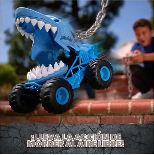 Vista 7 de Monster Jam Chomping Megalodon RC Toy Monster Truck, 1:15 Scale