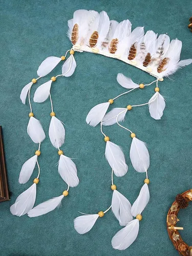 Vista 6 de Aukmla Diadema de plumas indias, tocado de plumas blancas para disfraz de Halloween para mujeres y niñas