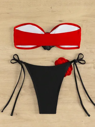 Vista 2 de Verdusa Conjunto de bikini bandeau con apliques florales para mujer, traje de baño de dos piezas